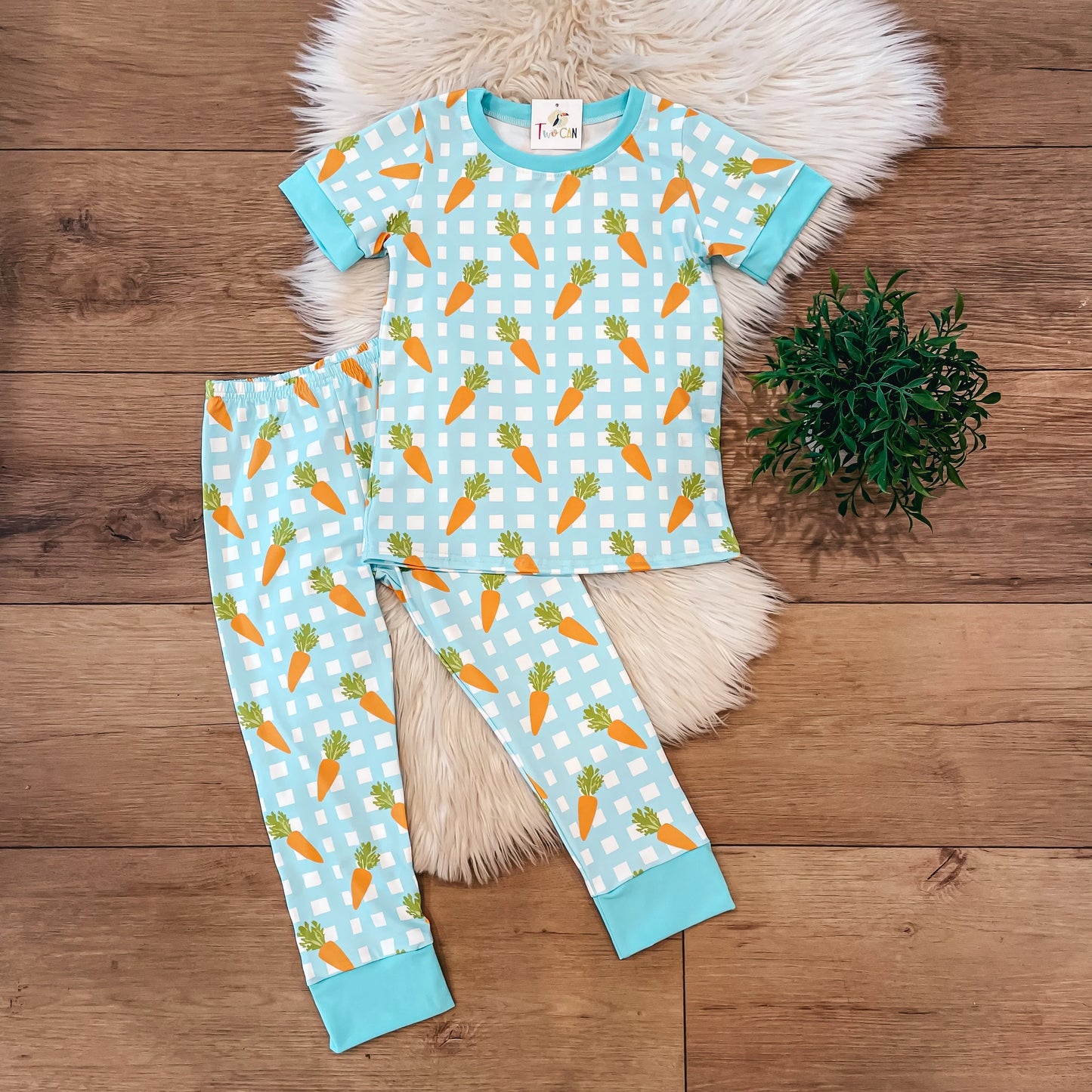 Easter Carrot Lounge Set By TwoCan