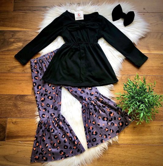 Black & Grey Leopard Pants Set by Wellie Kate