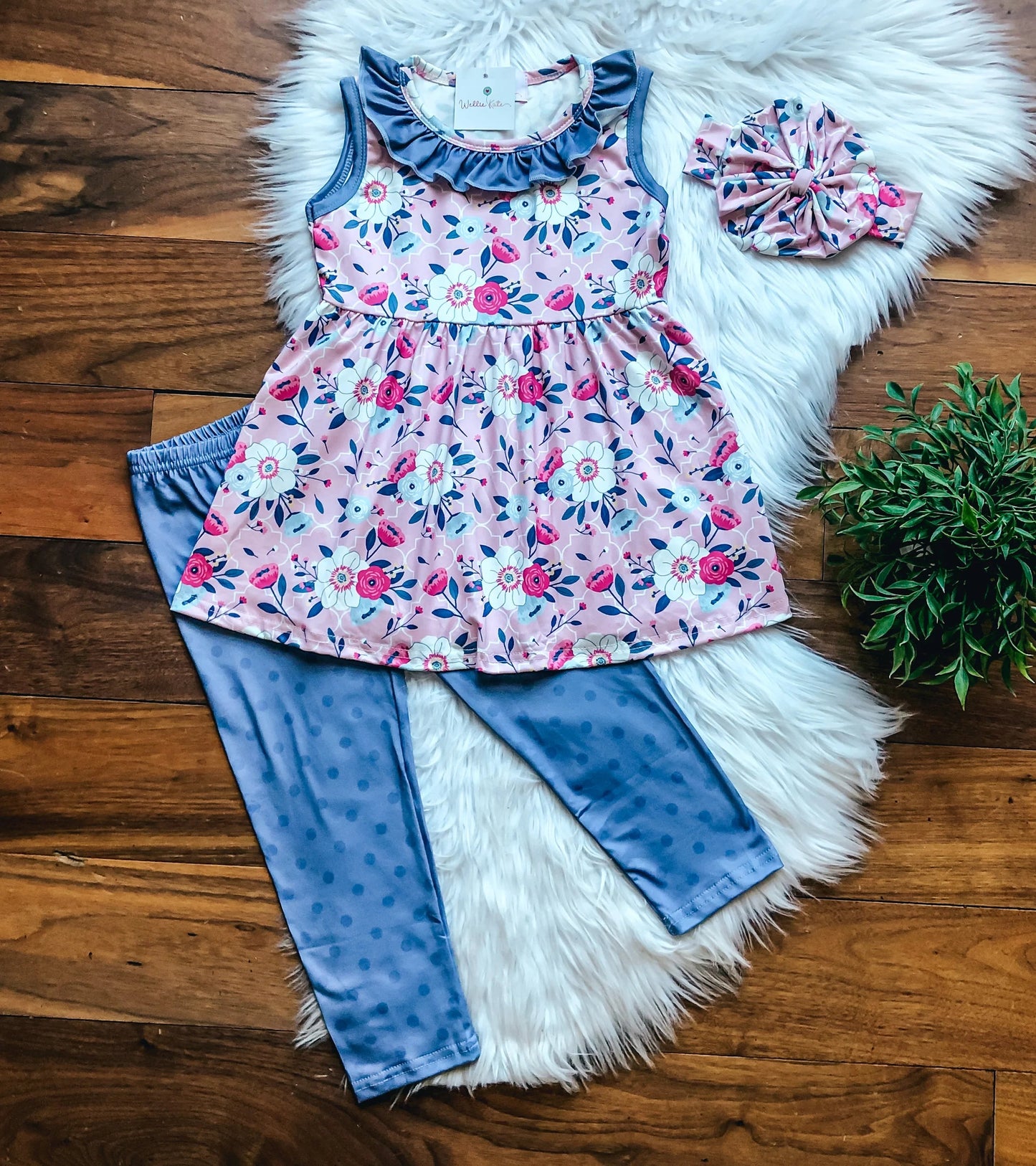 Pink & Blue Floral Capri Set by Wellie Kate